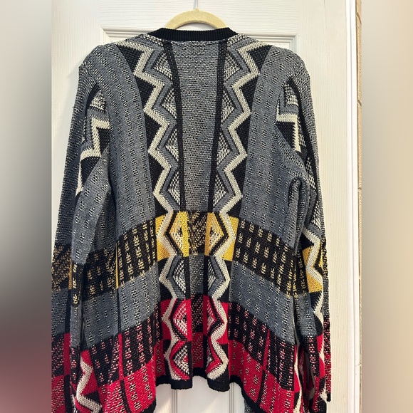 Colorful Geometric Fringe Cardigan - Picture 3 of 4